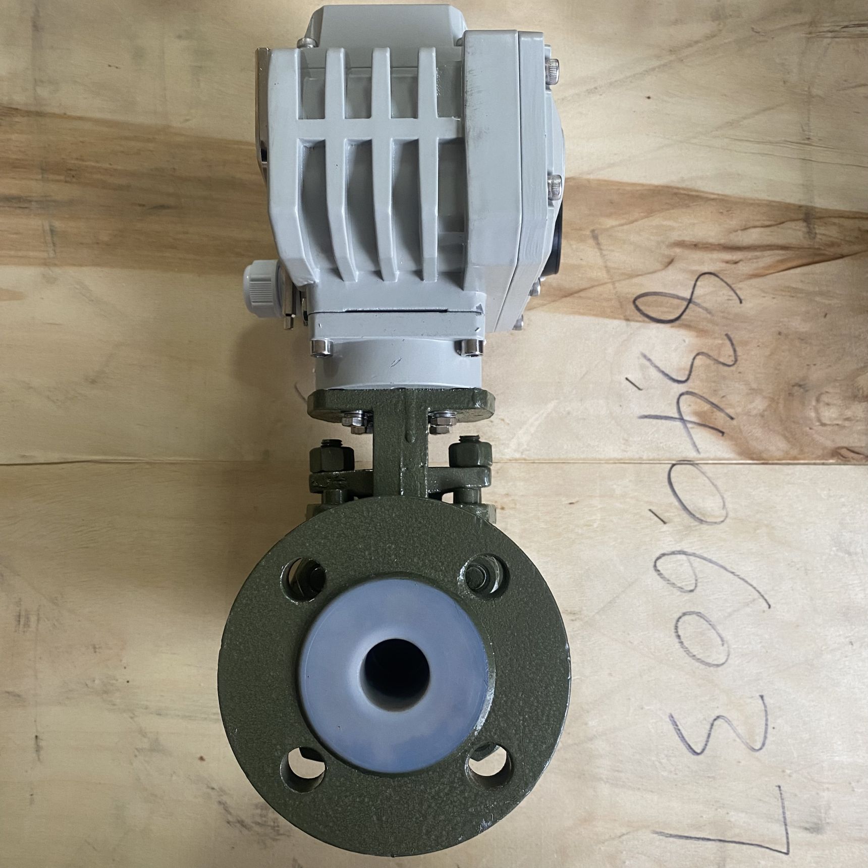 Q941F46-16C electric fluorine lined flange ball valve DN15 20 25 32 40 50 65 80 100 125 150 200 250