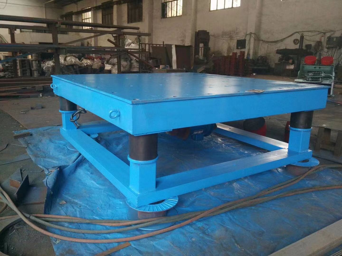 Cement product vibration platform vibration compaction vibration table