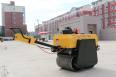 Hand-Pushed Road Roller Using Vertical Direct-Spray Air-Cooled Engine