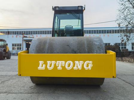 China Roller 16 Tons  Roadroller Hydraulic Vibration Road Roller with The Sino-Us Joint Venture Gear Pump