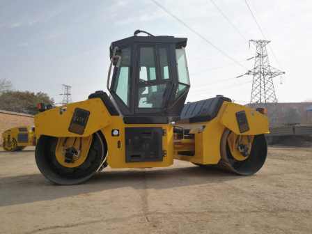 China 8 Tons Full Hydraulic Two Wheel Drive and Vibration Road Roller/ Cabin with Air Conditioner