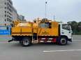 Asphalt waste recycling vehicle, hot recycling road comprehensive maintenance vehicle, road asphalt repair vehicle, municipal road maintenance vehicle