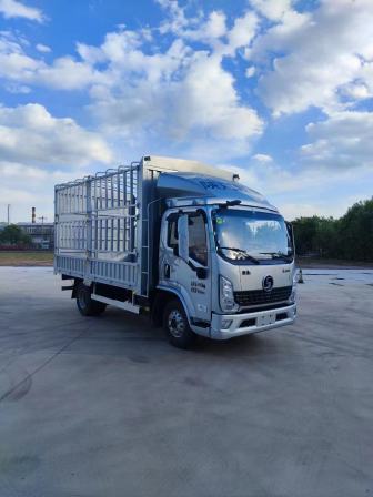 Shaanxi Automobile Delong Light Truck K5000 with a wide body of 2 meters, an inner diameter of 3 meters, and an 8-speed and 4 meters, with a high railing of Faster
