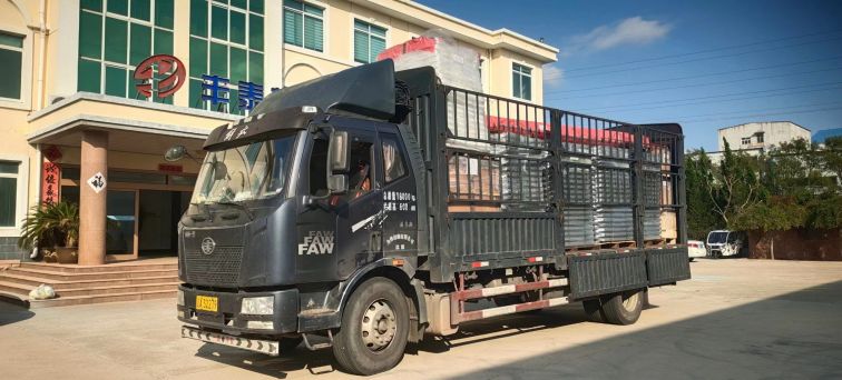 Delivery of non-metallic chain scraper supporting equipment for deep treatment room of chain scraper scraper