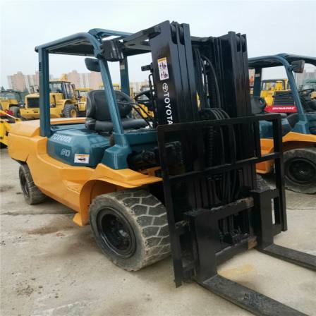 Used heavy-duty 30 ton and 40 ton forklifts can be directly sold by manufacturers in loading and unloading locations