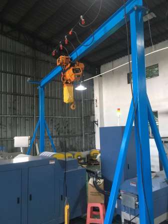 Pengxiang detachable 1t-5 ton small universal movable gantry, indoor electric lifting hanger supports customization