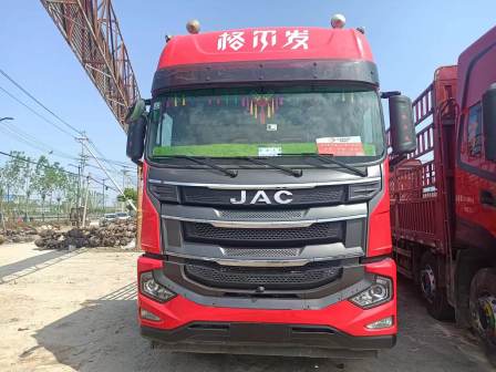 Second-hand Gelfa 9.6 meter front, four rear, six high hurdle truck with National Five Emission Tin Diesel Engine