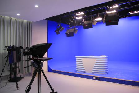 Construction of Virtual Studio for Campus TV Station: Camera Blue Box and Three Primary Colors of Light