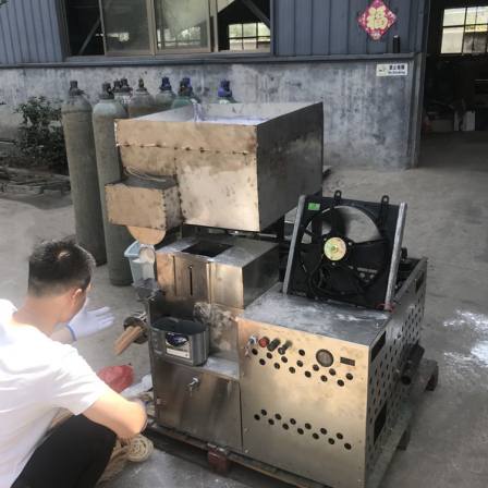 Vehicle mounted red date walnut puffing machine automatic cutting Jiangmi stick hollow rod machine leisure food machine equipment