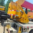 The national six blue brand truck crane can be used for urban operations, and the lifting machinery can be equipped with hanging baskets for high-altitude operations, with rich configurations for operation