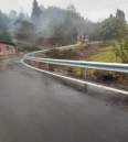 Waveform guard rail plate for mountain roads, hot dip galvananized W-shaped anti-collision beam, steel guard rail,