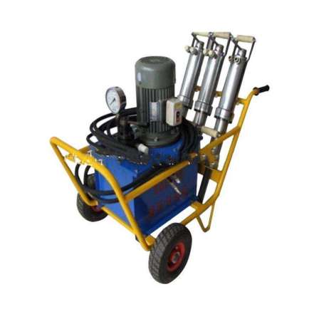 Hydraulic splitting machine handheld Zhongtuo brand can split up to 1-2 meters deep