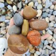 Park villa landscaping, polishing, river pebbles, manual selection, polishing, high-quality pebbles, garden and wetland decoration