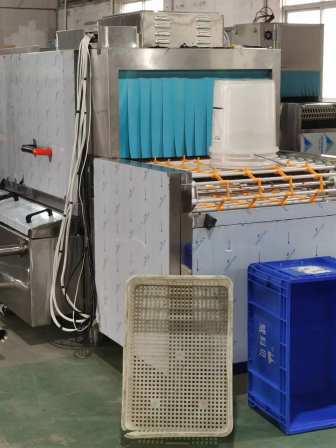 Bean product turnover basket cleaning machine non-standard automation equipment Noodle turnover box Vegetable basket washing machine