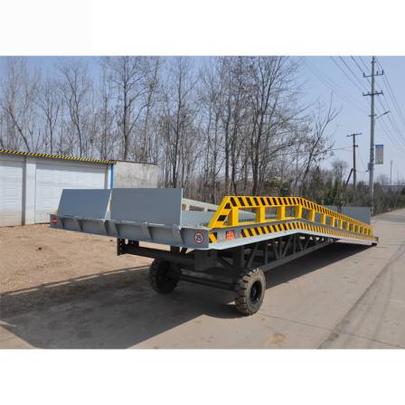 10 ton mobile boarding bridge Shenzeng mechanical forklift loading and unloading platform container height adjustable