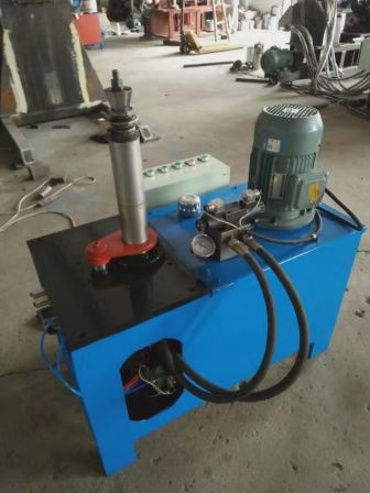 Metal corrugated pipe forming machine Debo Industrial produces stainless steel muffler equipment, lifting bucket curling machine