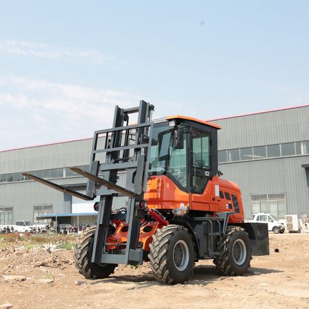 Wheeled off-road forklifts are suitable for large forklifts in various terrains, with a loading height of 4 meters at ports