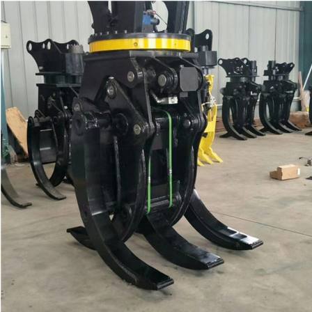 The base sells excavators, wood clips, hydraulic rotary steel grabbing machines, and provides various models