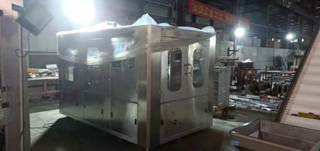 Drink can hot pot oil dish filling and sealing machine Ji Han Makou tin can seasoning oil screw cap sealing machine high speed