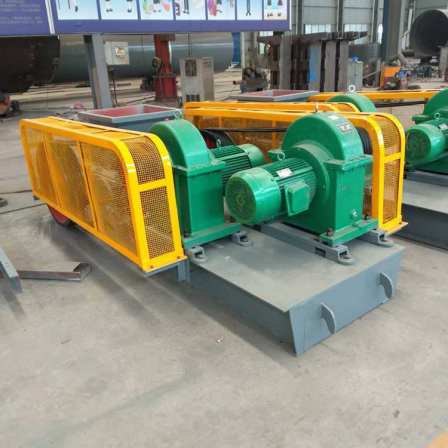 640 type twin roller crusher river pebble roller crusher double roller extrusion sand making machine