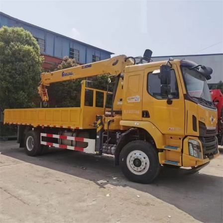 Guoliu Liuqi Chenglong Single Bridge Truck mounted Crane XCMG 10 tons, 8 tons, and 5 section boom crane with an arm length of 18.2 meters