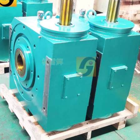 How is the PWL225-32 worm gear reducer used in continuous casting machines in steel mills