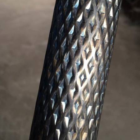 Supply Huachang 304 stainless steel tube with rolled stainless steel mesh embossed straight line tube, laser cutting, cold drawing and polishing