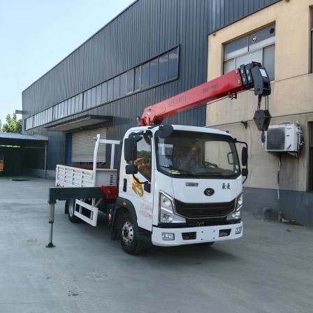 Yunheng's 5-ton blue brand truck mounted crane can enter the urban area for transportation. One crane can be used for multiple 360 ° hydraulic rotation