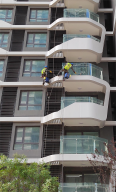 Cleaning of exterior walls of high-rise buildings and factories, cleaning of stone facades and glass curtain walls for high-altitude operations