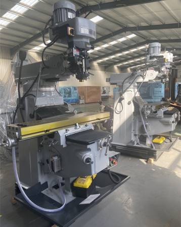 4H turret milling machine, electronic automatic cutting, three axis digital display, high speed processing, supplied by manufacturers