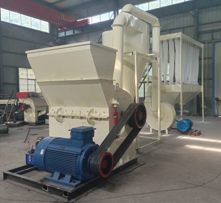 The 1650 type wood crusher is suitable for crushing and grinding various crops