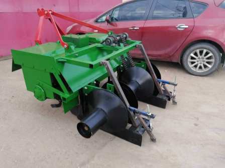 504 604 tractor can be paired with greenhouse strawberry trenching machine Ruichen Agriculture