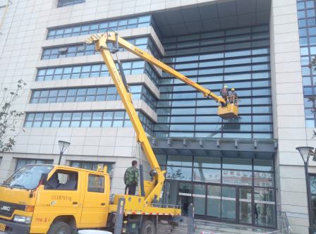 Reasonable fees for exterior wall cleaning, glass curtain wall cleaning, and years of experience in Bailiheng cleaning services