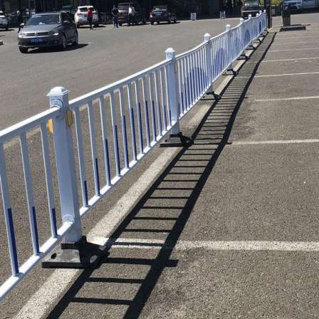 Beijing style U-shaped isolation fence machine, non pedestrian crosswalk fence, urban traffic railing, anti glare board, road guardrail transportation source