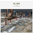 When encountering hard rock during road construction, equipment for demolishing the rock is used. Stone splitting tools are used for foundation excavation, and static rock breaking machines are used for hard rock excavation