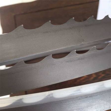 Machine used band saw blades with high hardness and wear resistance at the tooth tip. Band cutting machine saw blades