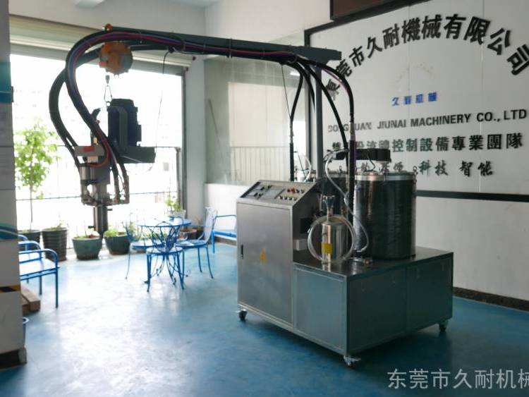 Automatic feeding system for foaming silicone roll rolling process Liquid silicone foam foaming machine