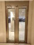 Stainless steel glass fireproof doors can be used in shopping malls, hotels, and hotels to support customization