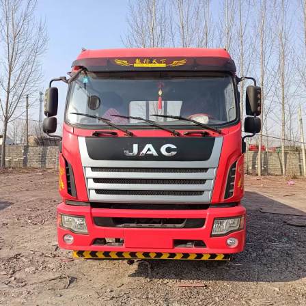 Used 7.7-meter flatbed truck with a national five emission Yuchai engine of 245 horsepower and 0.7-meter capacity