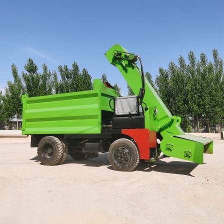 Breeding large four-wheel drive manure cleaning truck, diesel powered foot manure cleaning machine, dry and wet cow manure cleaning machine