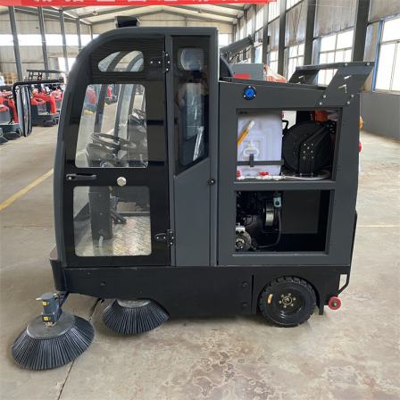 The electric sweeping machine in the warehouse workshop and the road sweeping vehicle in the factory have good handling performance