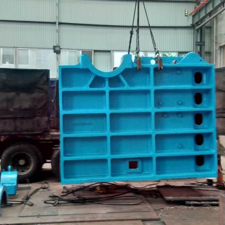 Low consumption of vulnerable parts in the roller crusher, good degree of automation, and easy maintenance