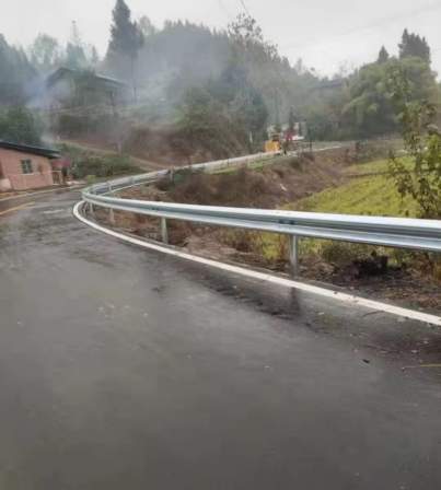 Heat zinc spray plastic rural road waveform guardrail fence, three wave W-shaped guardrail board GR-C-4E