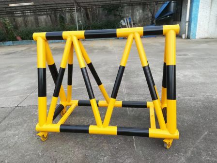 Anti collision movable yellow and black universal wheel anti horse guardrail, school entrance blocking car isolation fence