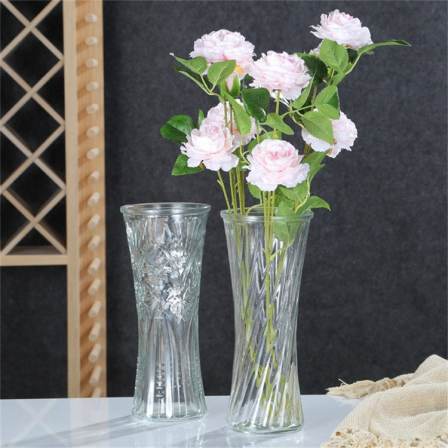 The manufacturer supplies Dracaena sanderiana high tube, now simple glass vase, family flower arrangement decoration ornaments
