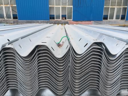 Customized processing of Q235 galvanized two wave three wave anti-collision guardrail board
