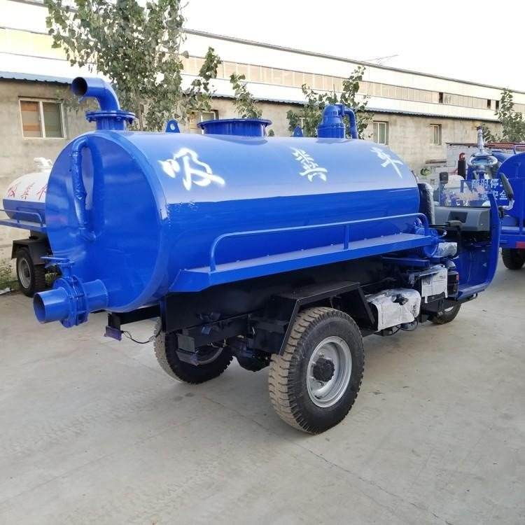 Large three wheeled suction truck for factory use, Huihong School Road Industrial Property Community