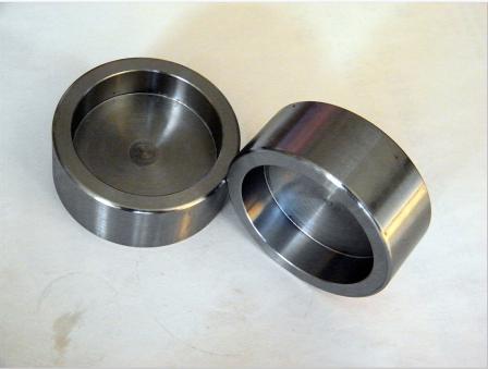 Physical manufacturers produce socket and spigot pipe caps, forged pipe fittings for customized petrochemical sealing