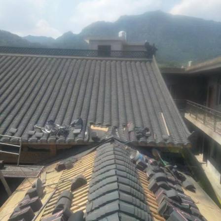 Dry powder clay, small green tiles, old-fashioned clay roof tiles, integrated antique green tiles, and Shenghao ceramics for installation