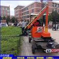 Urban road greening, hedge pruning, and vehicle pruning are far away, beautiful and elegant